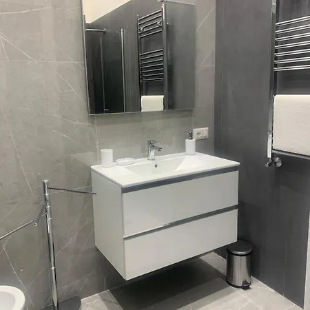 Incantevole A Chiaia Νάπολη