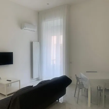 Incantevole A Chiaia Tatil Evi *